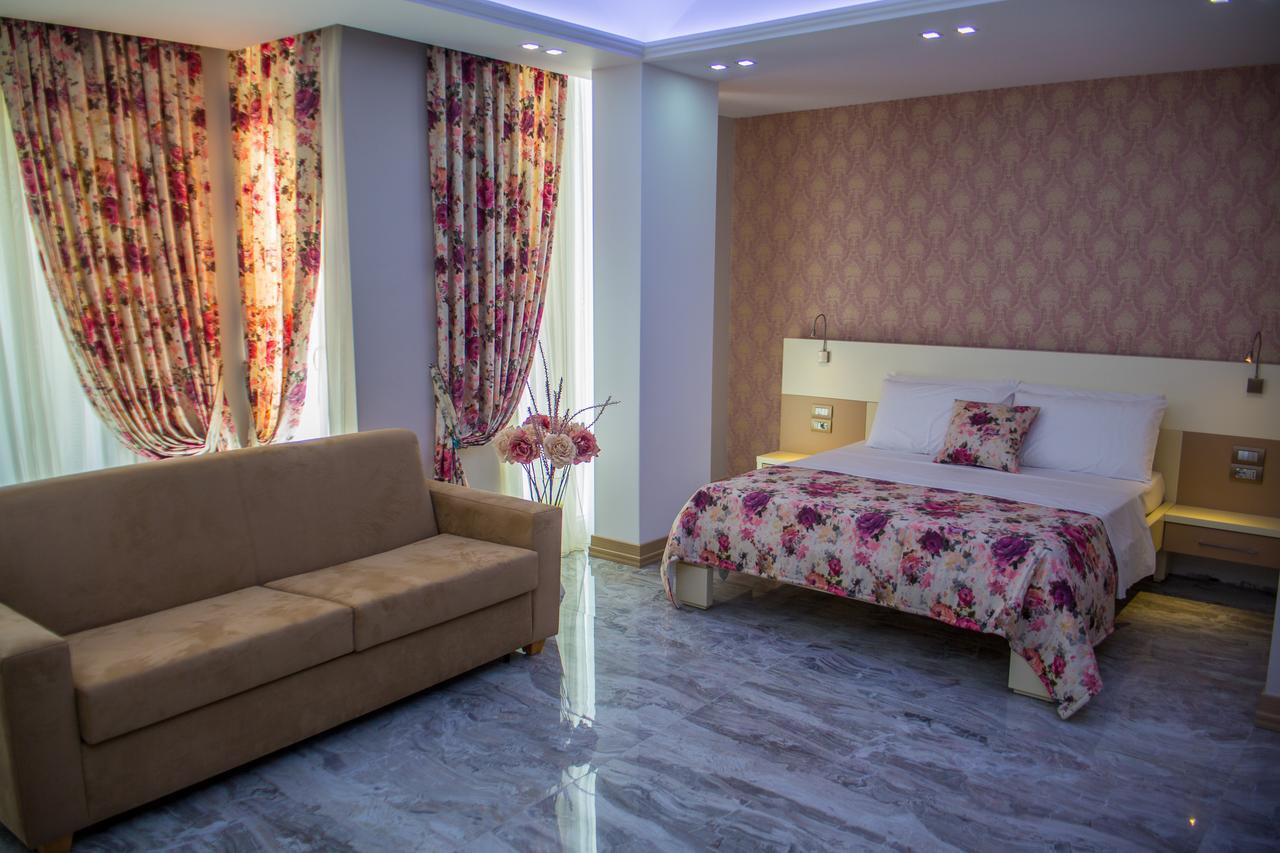 Hotel Vila Koral ドゥラス エクステリア 写真
