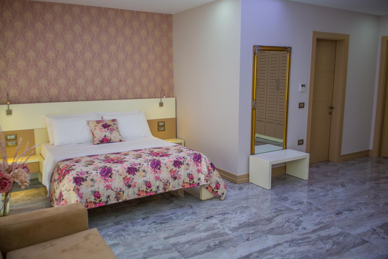 Hotel Vila Koral ドゥラス エクステリア 写真